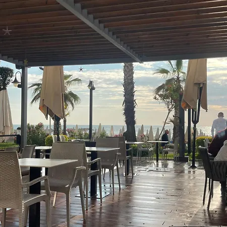 Seaside דירה גולם